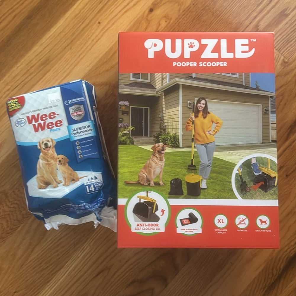 Pupzle Pooper Scooper with Anti-Odor Lid & 11 wee wee pads